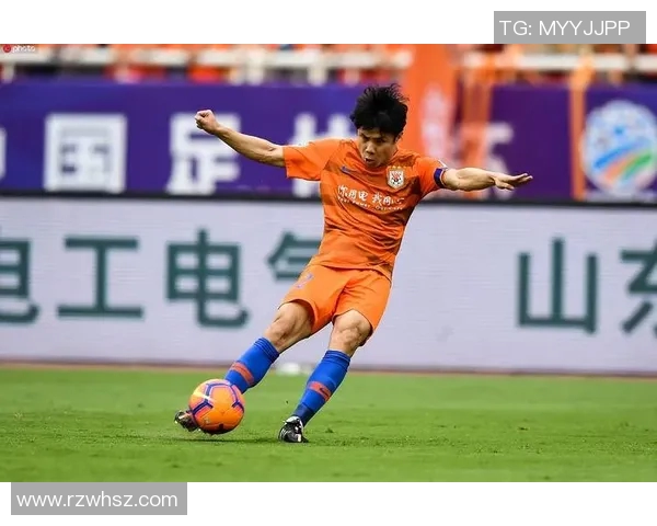 逆袭人生出名晚的足球明星们如何在职业生涯中实现辉煌成就